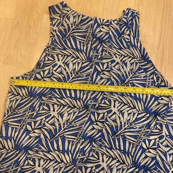 Audrey & Celine light weight sleeveless top. M - Picture 5 of 6